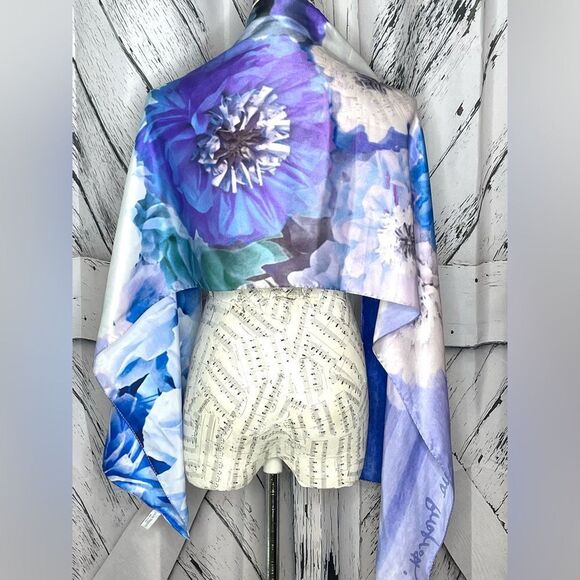 Laura Biagiotti Silk Floral Scarf Rectangle Italy - Picture 2 of 6